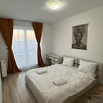 Apartman Relax At Coresi Mall *