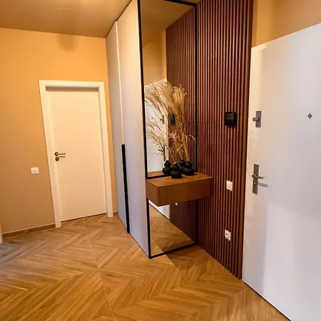 Relax At Coresi Mall *