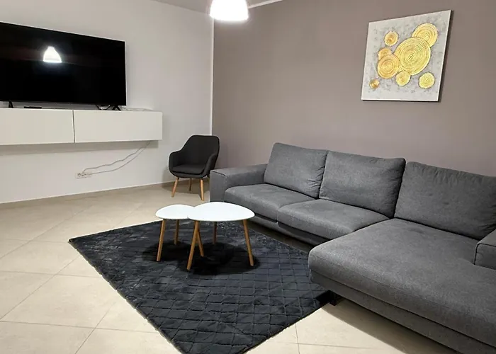 Relax At Coresi Mall Apartman *